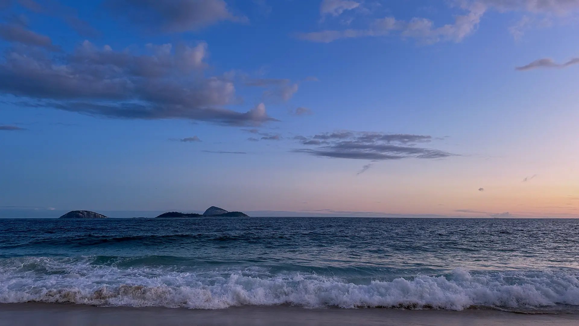 Mar ao amanhecer